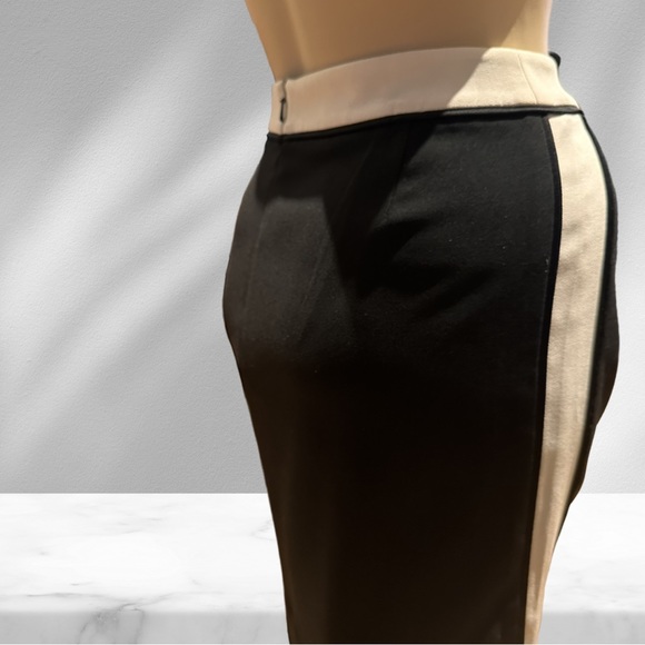 Babaton Black and White detail mini skirt size 4 - Picture 5 of 6